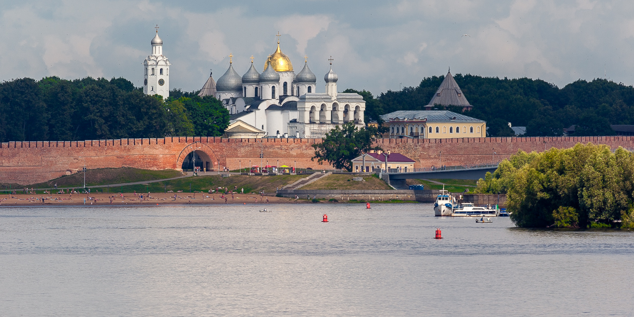 Москва новгород. Великий Новгород Кремль Весна. Кремль Великий Новгород 13 века. Великий Новгород основан. История Великого Новгорода в картинках.